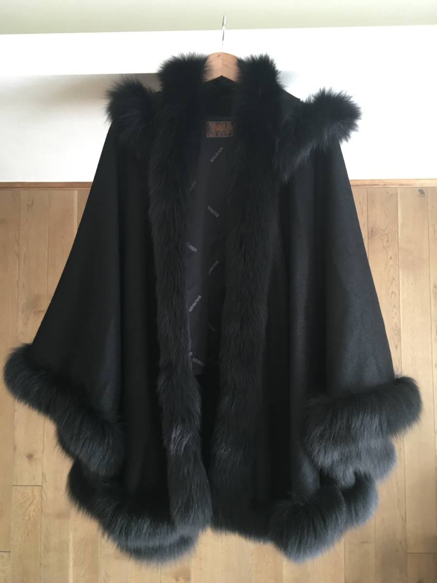極美品 BALMAINカシミヤ100% フォックスファートリミングケープ