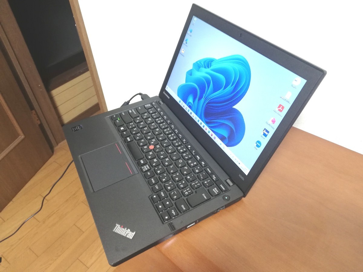 美品、新品SSD、爆速仕様、i3、メモリ8GB、SSD256GB かなりの