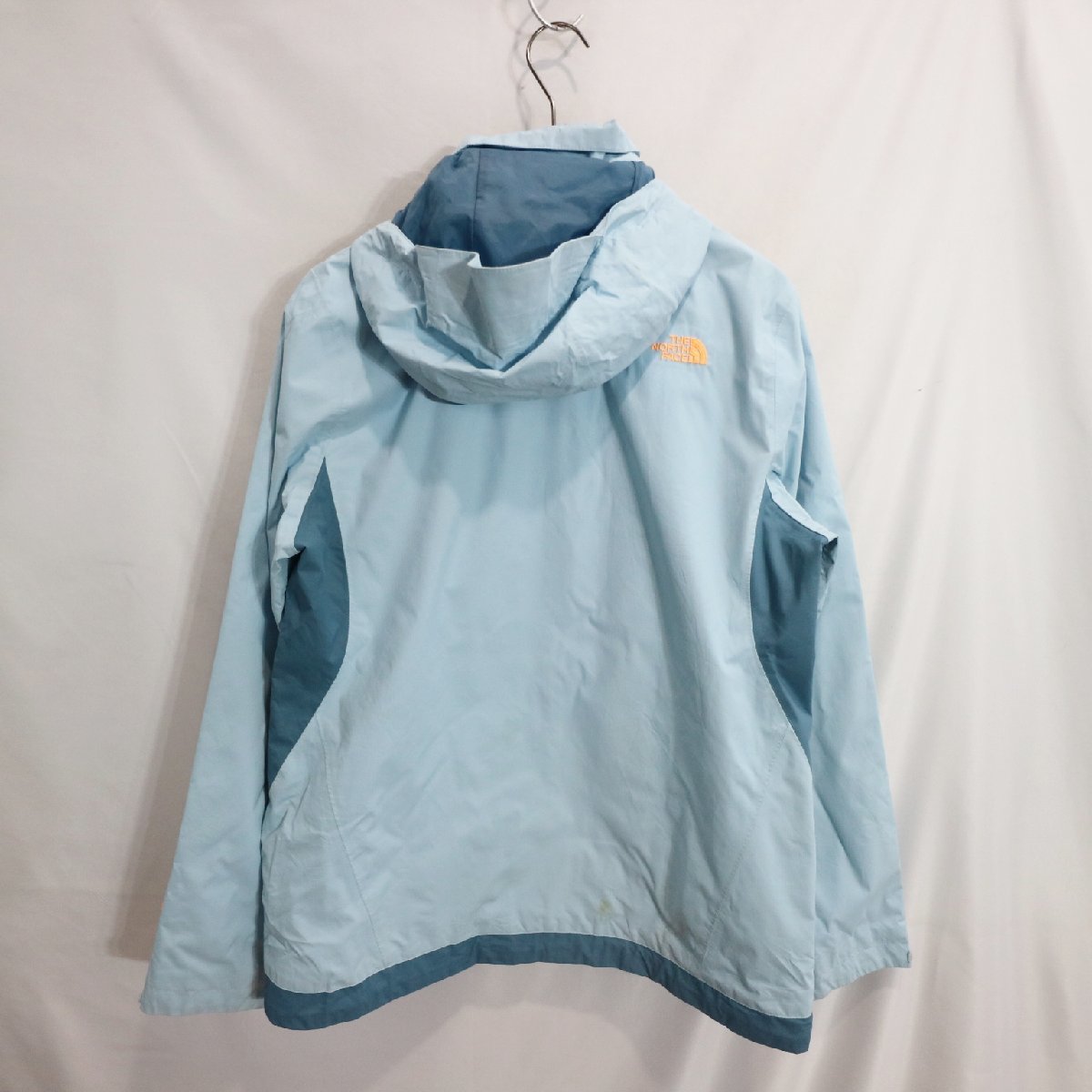 THE NORTH FACE ノースフェイス HYVENT フーデッドジャケット アウトドア キャンプ ライトブルー ( レディース Ｍ ) 中古 古着 M4172_画像2