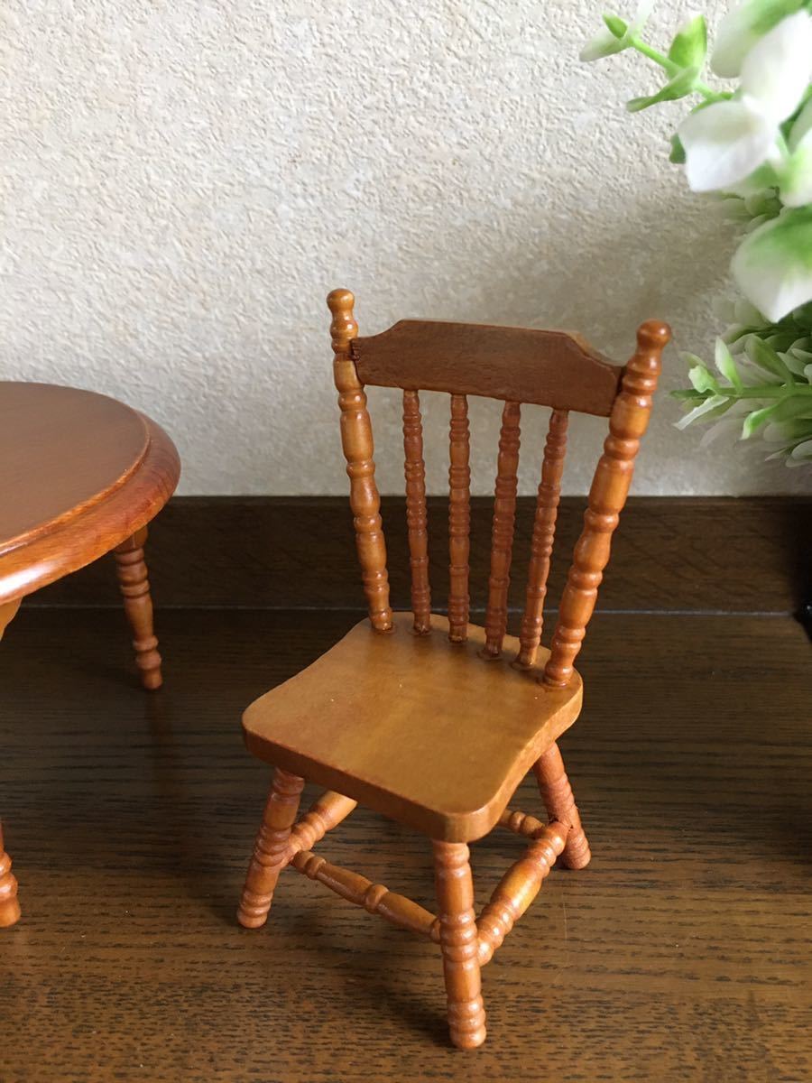 【ミニチュア家具・ドールハウス】テーブルセット 円卓＆椅子2脚 ブラウンの画像4