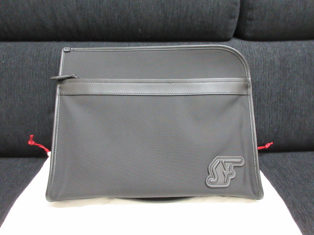 新品未使用・サルバトーレ フェラガモ Ferragamo・セカンドバッグ
