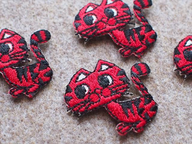  retro handicrafts miscellaneous goods * iron ...* pretty embroidery up like* red cat Chan *4 pieces set * patch equipment ornament remake badge 