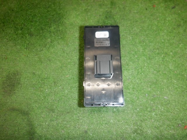 ★アウディ A3 8VCXS スポーツバッグ30TFSI 后期★パワーウインドウスイッチ 8V0 959 851 G