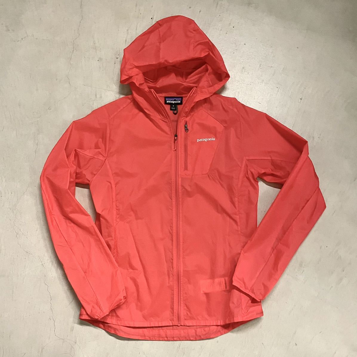 人気提案 patagonia パタゴニア フーディニジャケット ウィンド