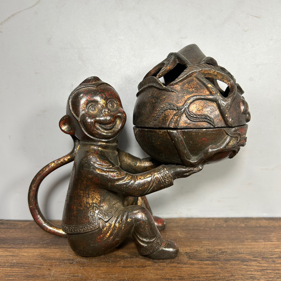 【古寶奇蔵】銅製・寿桃猴熏香炉・置物・賞物・中国時代美術