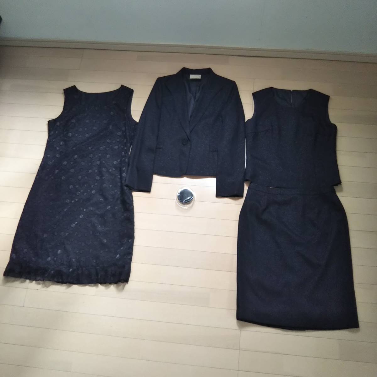 * formal suit * One-piece set black corsage only unused 5 point set 13 number *