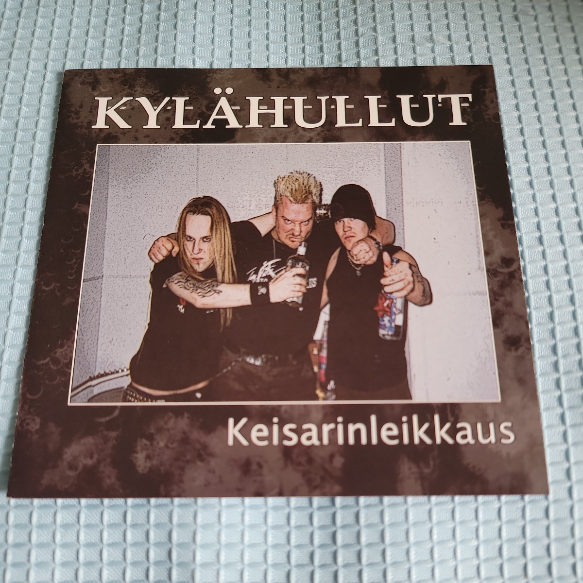 Kylahullut 「KEISARINLEIKKAUS」 ストロングスタイル系パンクメタル名