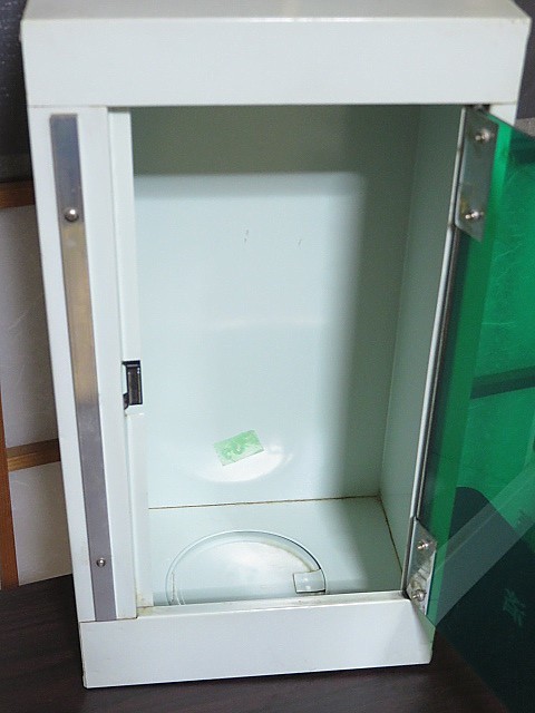 昭和レトロ床屋消毒済タオル収納棚キャビネット底面取り出し穴開閉式壁面取り付け可能即決有り鉄製アイアン水色理容室美容室業務用雑貨什器