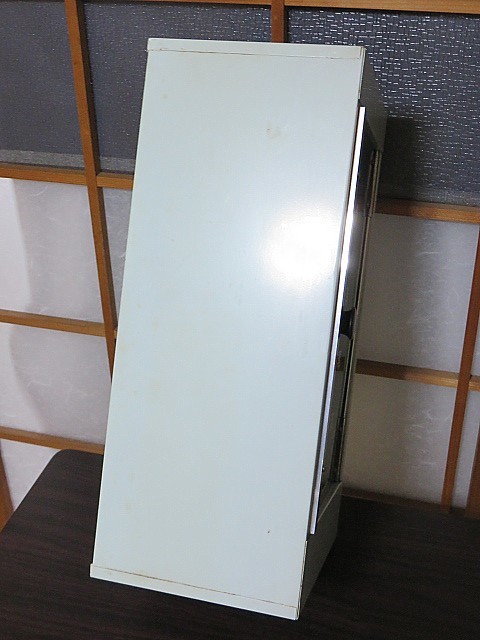 昭和レトロ床屋消毒済タオル収納棚キャビネット底面取り出し穴開閉式壁面取り付け可能即決有り鉄製アイアン水色理容室美容室業務用雑貨什器