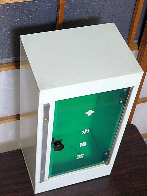 昭和レトロ床屋消毒済タオル収納棚キャビネット底面取り出し穴開閉式壁面取り付け可能即決有り鉄製アイアン水色理容室美容室業務用雑貨什器
