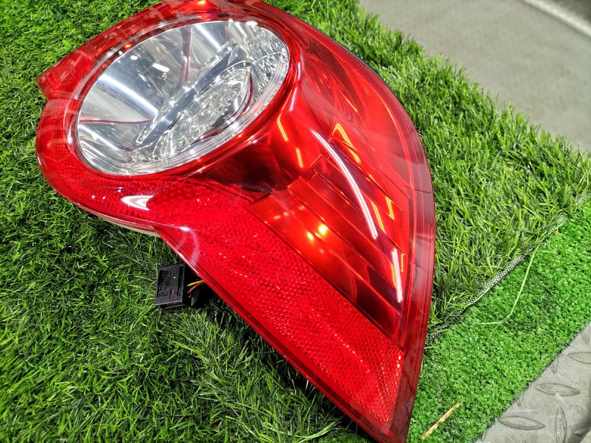 * clean eyes!! ABA-1FBWA VW Volkswagen 1F eos 2.0T Heisei era 21 year original driver`s seat side LED right tail light tail lamp *