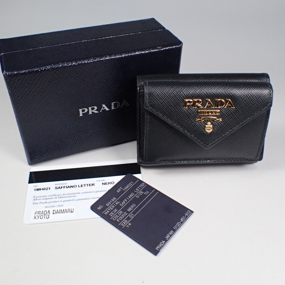 PRADA　プラダ　サフィアーノトライアングル 財布　黒　レザー　三つ折り　国内ブティック購入品_画像10