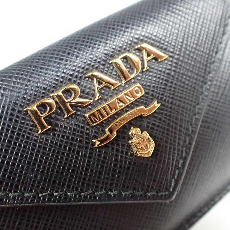 PRADA　プラダ　サフィアーノトライアングル 財布　黒　レザー　三つ折り　国内ブティック購入品_画像9