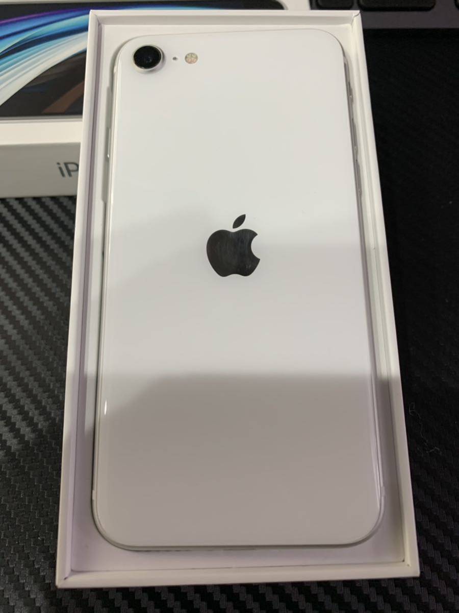 iPhone SE 第2世代 (SE2) ホワイト 64 GB SSIMロック解除 _画像3