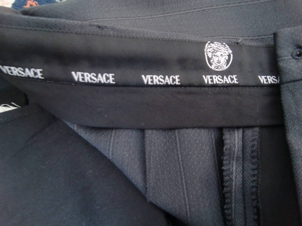 送料無料　美品　GIANNI VERSACE COUTURE ジャンニ ヴェルサーチ クチュール　シングルスーツ　純正ハンガー付_画像7