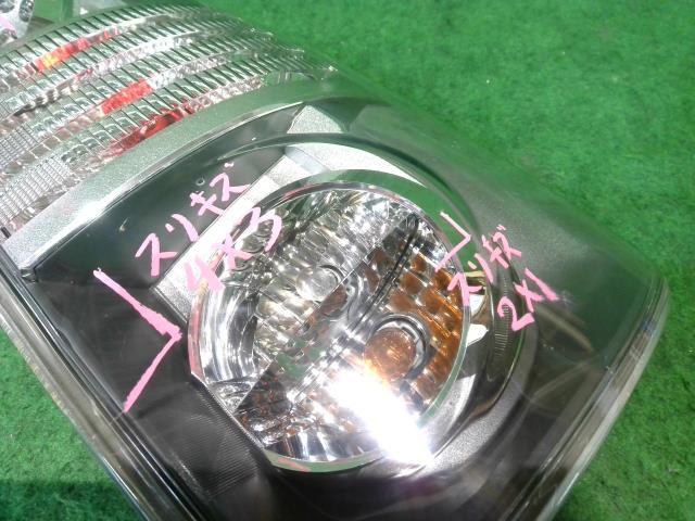 ヴォクシー DBA-ZRR70W 右　テール　ランプ 070_画像4