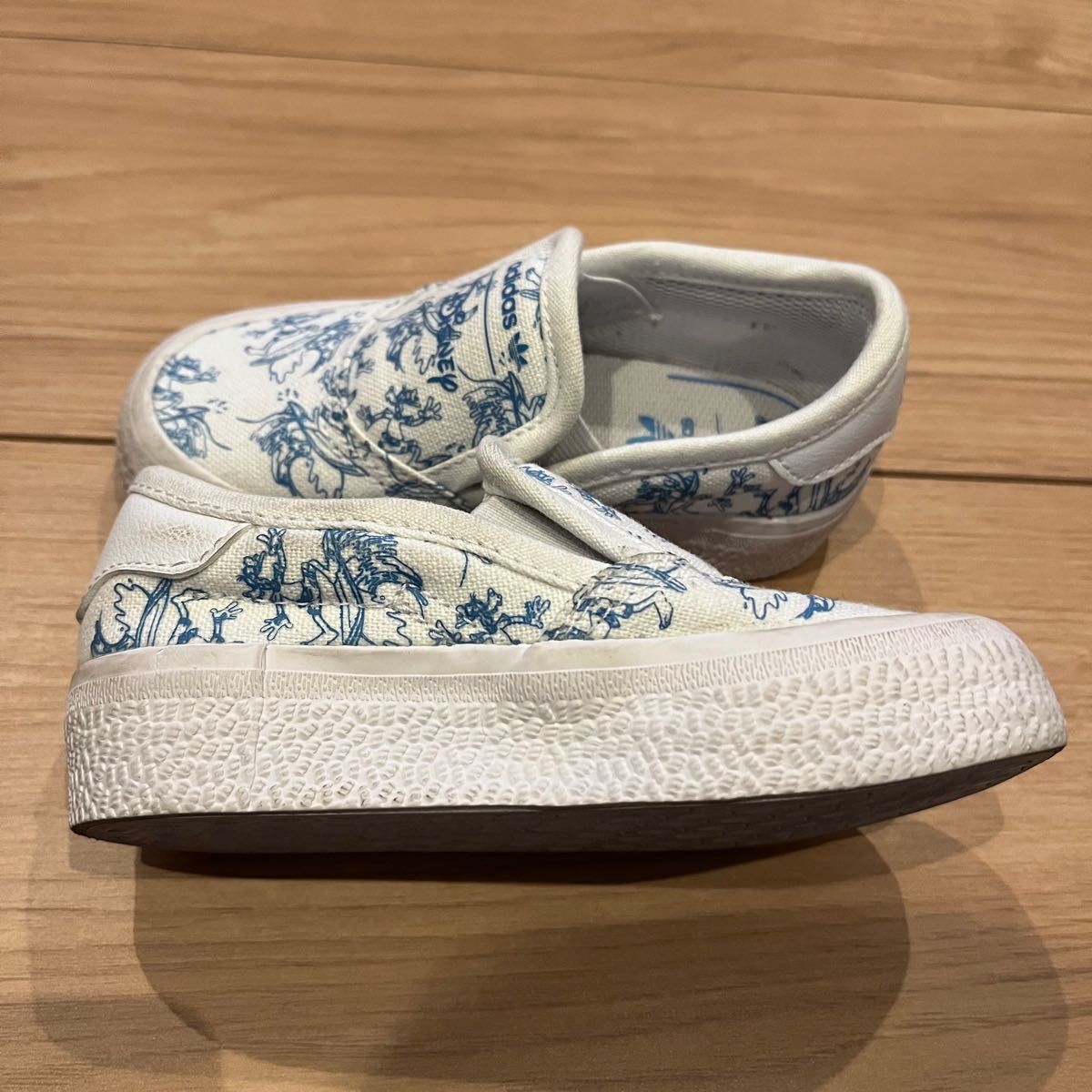 【美品】adidas×Disney グーフィー柄スリッポン　14㎝