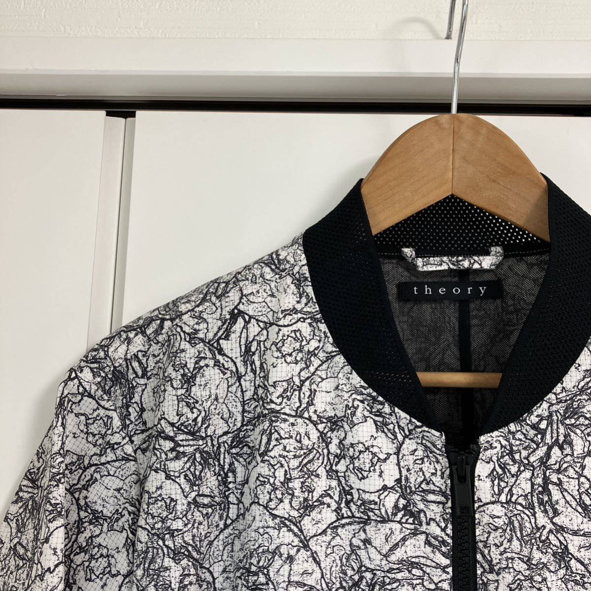 【美品・送料無料】theory セオリー メンズ ブルゾン ウィンドブレーカー Mサイズ 春夏用 MA-1 ブルゾンジャケット