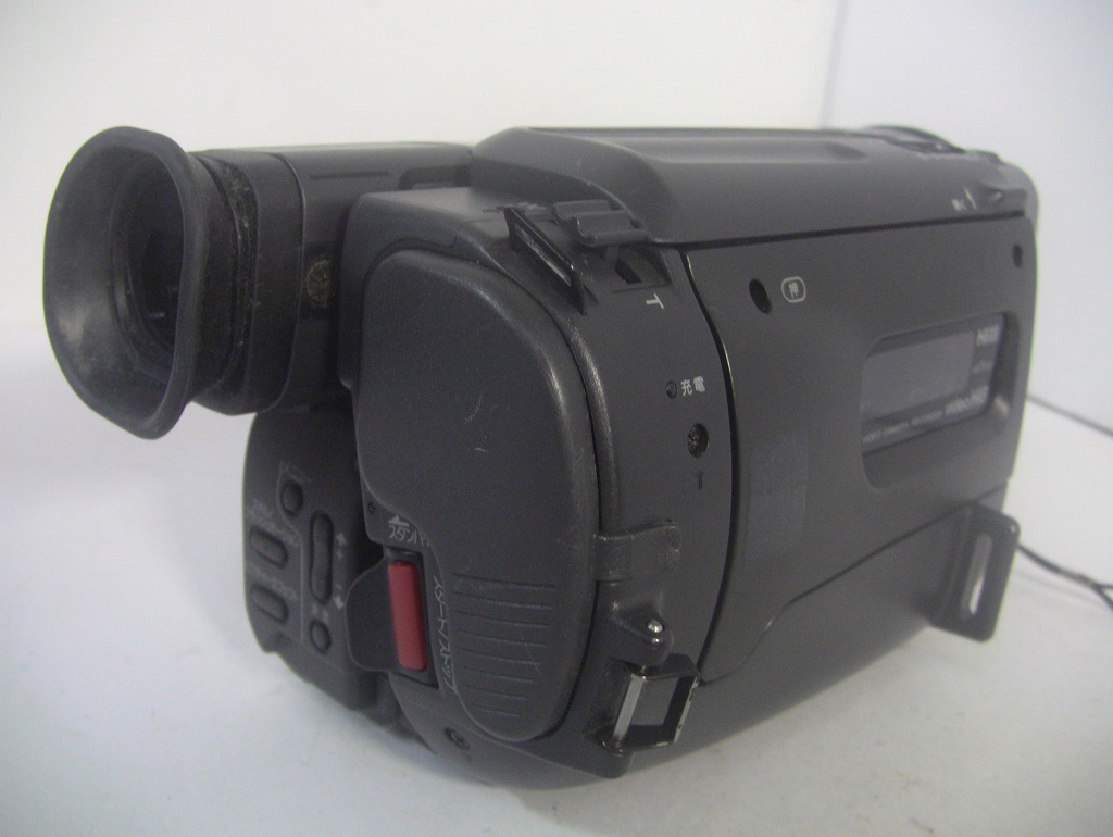 【送料無料】8mmテープ再生できます!【動作確認済み】 SONY Hi8ビデオカメラ CCD-TR3000 ☆ダビングにご使用ください!☆/0117