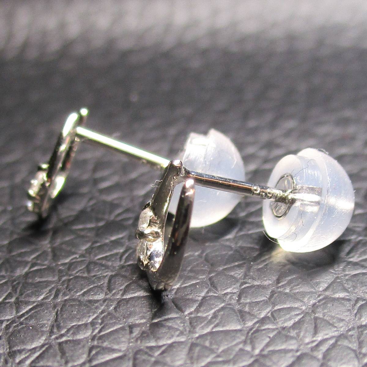好評高品質 新品 天然ダイアモンド 0.04ct K18馬蹄ピアス ラッキー
