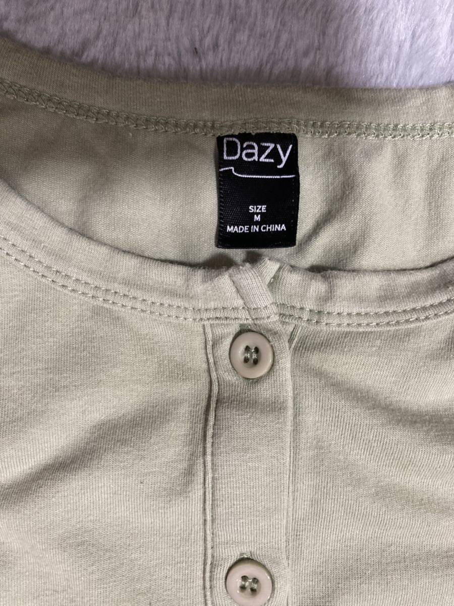 Dazy デイジー Tシャツ 半袖 カットソー トップス(used・普通使用感)Mサイズ、オリーブ グリーン_画像8