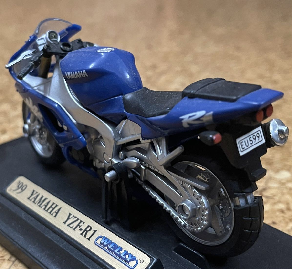 ヤマハ 99 YAMAHA YZF-R1 WELLY 箱無し　写真のまま　中古品　欲しい方へ♪_画像6