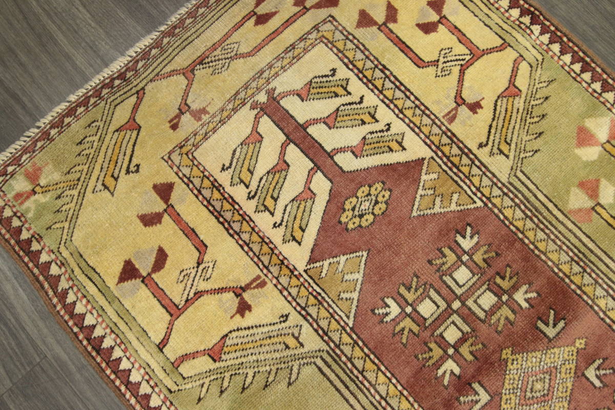草木染めの色合いが美しいアンティーク絨毯　アフガニスタン　トライバルラグ　部族絨毯　ヴィンテージ　93x145cm　＃189_画像3