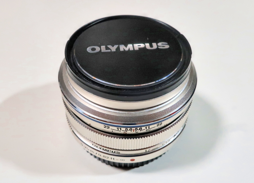 OLYMPUS M.ZUIKO DIGITAL 17mm F1.8 （シルバー）