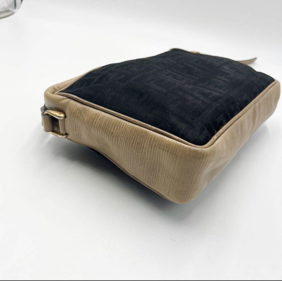 25 正規品 フェンディ FENDI ショルダーバッグ レザー 革 キャンバス