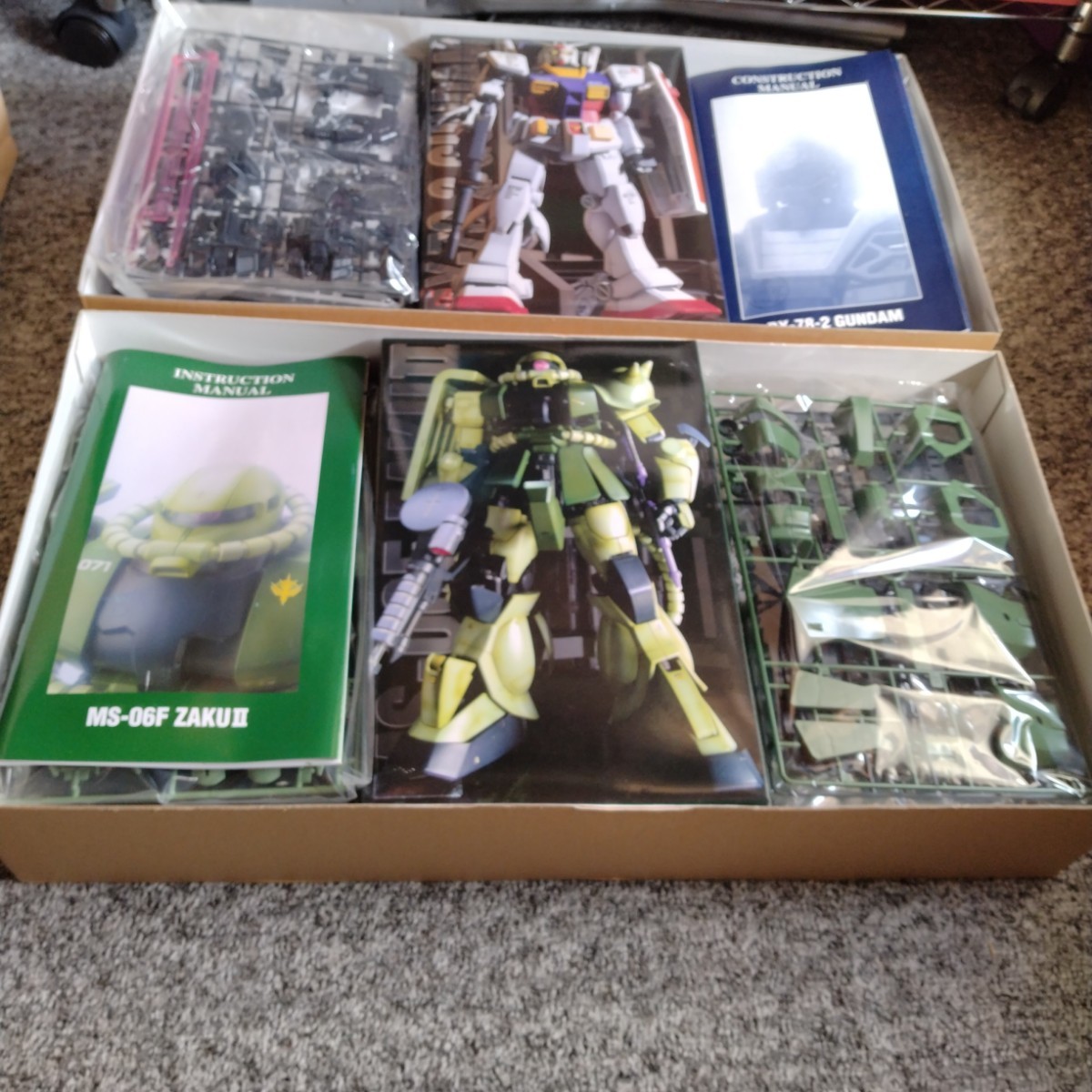 バンダイ 1/60 パーフェクトグレード RX-78-2 ガンダム ザク 2個セット