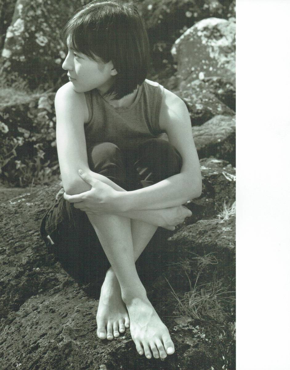  Hirosue Ryouko вырезки 9 листов 18 страница фотосъемка * лес река .1999 год 