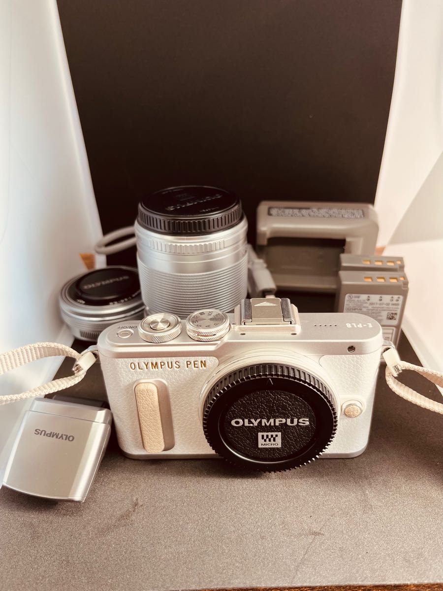 美品】OLYMPUS PEN E-PL8 EZダブルズームキット ホワイト カメラ