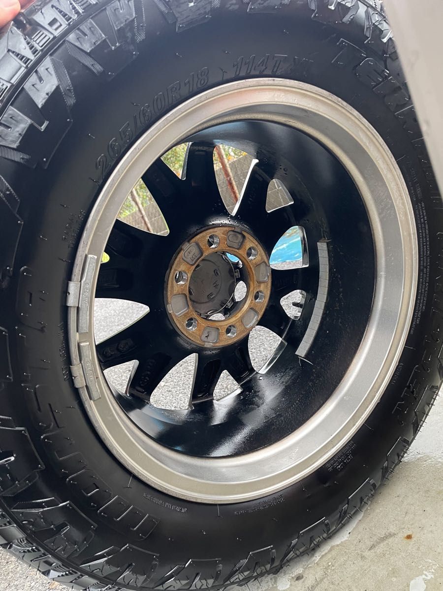 265 60 R18 ハイラックスGR 純正ホイールMONSTAタイヤセット 265 60 R18 ハイラックスGR 純正ホイールMONSTAタイヤセット