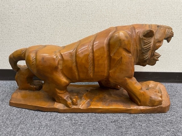 DK 14478 木彫り 虎の置物 無銘 トラ 彫刻 飾り 大型 インテリア 
