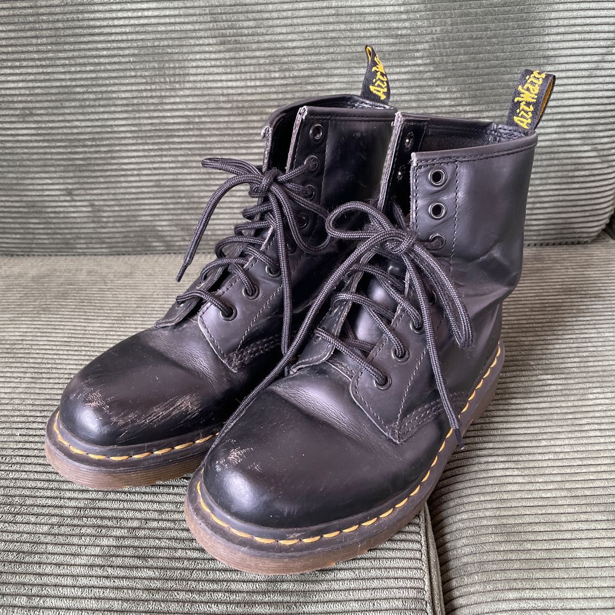 UK4 Dr Martens ドクターマーチン 定番 8ホール イエローステッチ 1460