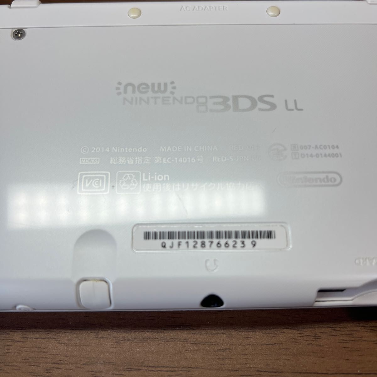 New ニンテンドー 3DSLL パールホワイト USB充電ケーブル付 