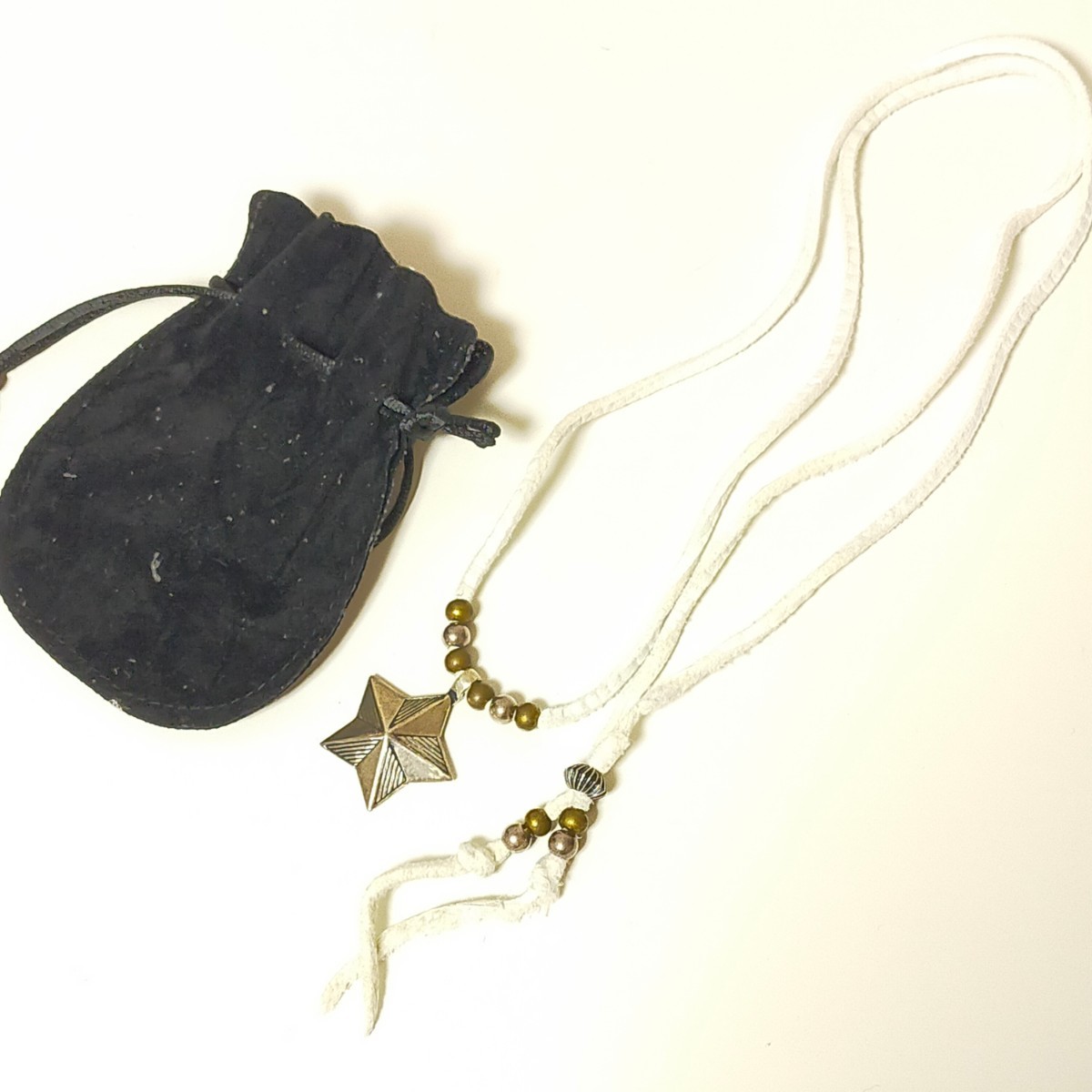 ルードギャラリー RUDE GALLERY カオスデザイン CHAOS DESIGN STAR NECKLACE スターネックレス ビーズ レザー 革紐 シルバー×ホワイト_画像2