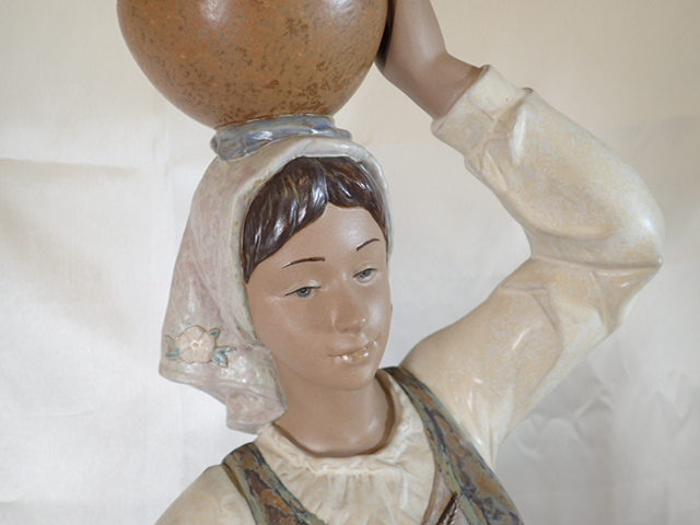3283[TS]◆LLADRO/リヤドロ◆フィギュリン グレスシリーズ 『水瓶を持つ女性』 陶器の置物 高さ:77㎝ /村の娘の画像5