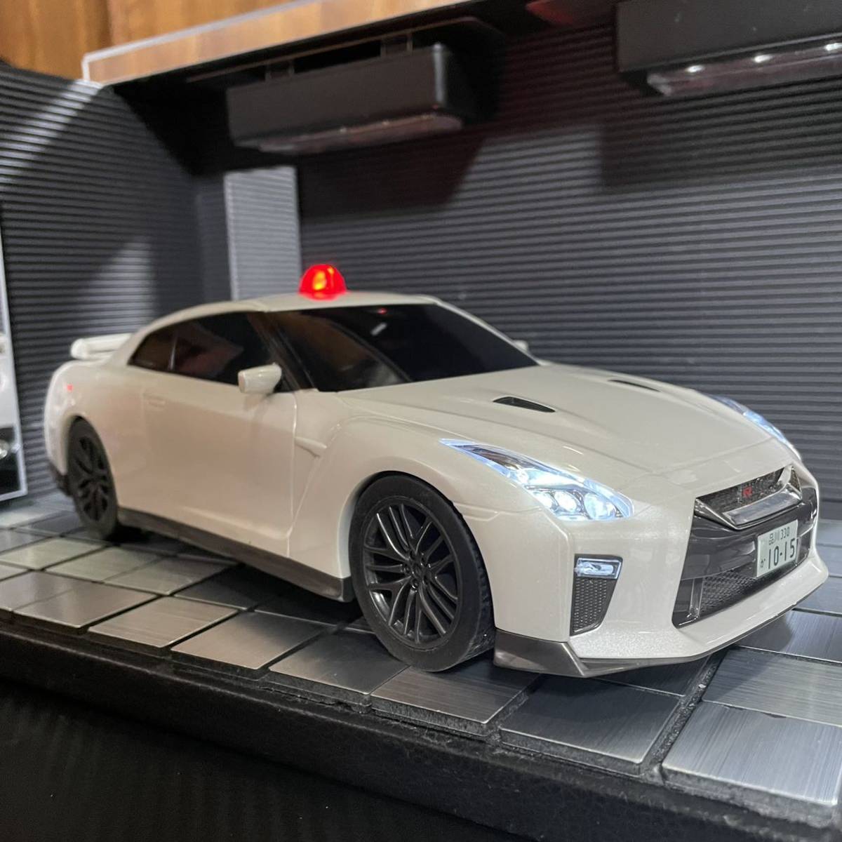 TOYCO 1/18 日産GT-R R35 覆面パトカー