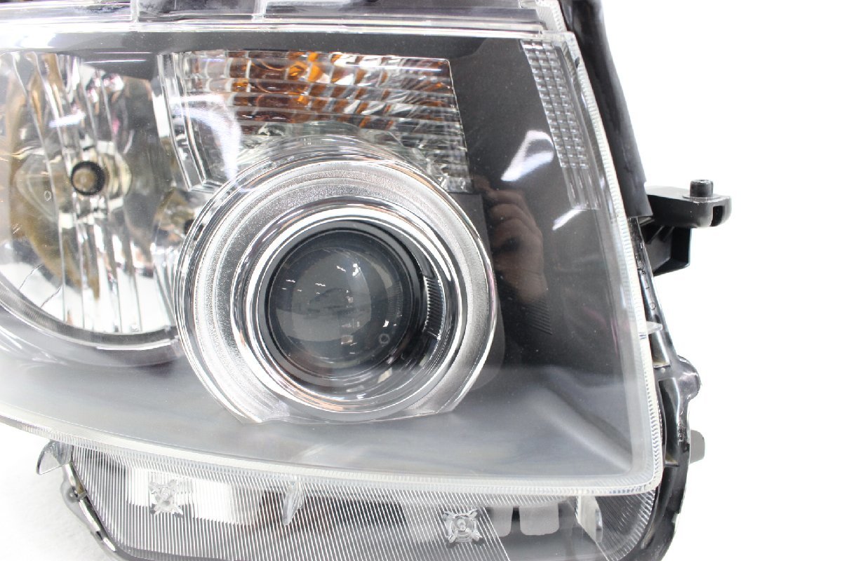 レンズ研磨済み　ヴォクシー　ZRR70G　前期　ヘッドライト　右　右側　キセノン　HID　コイト　28-203　打刻V8　278732-B168_画像2