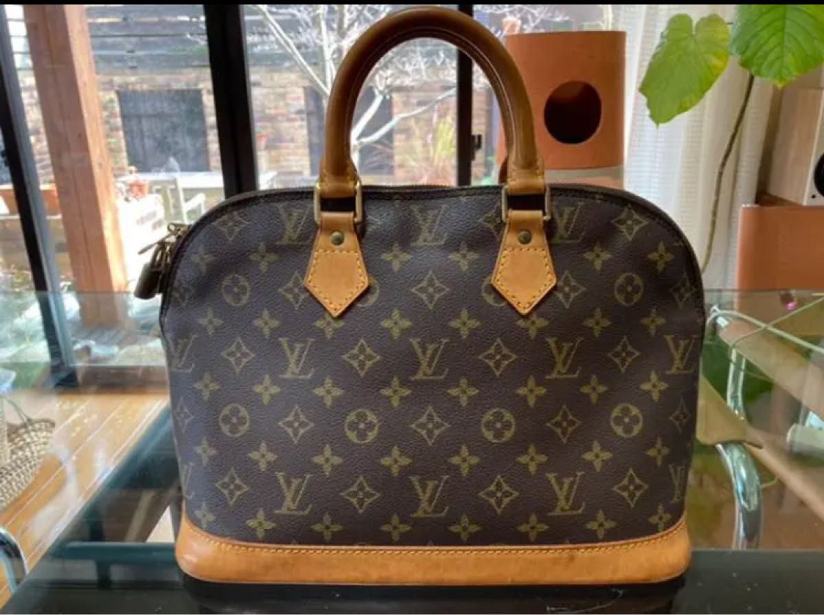 LOUIS VUITTON ルイヴィトン モノグラム アルマ 内ポケット1個 南京錠