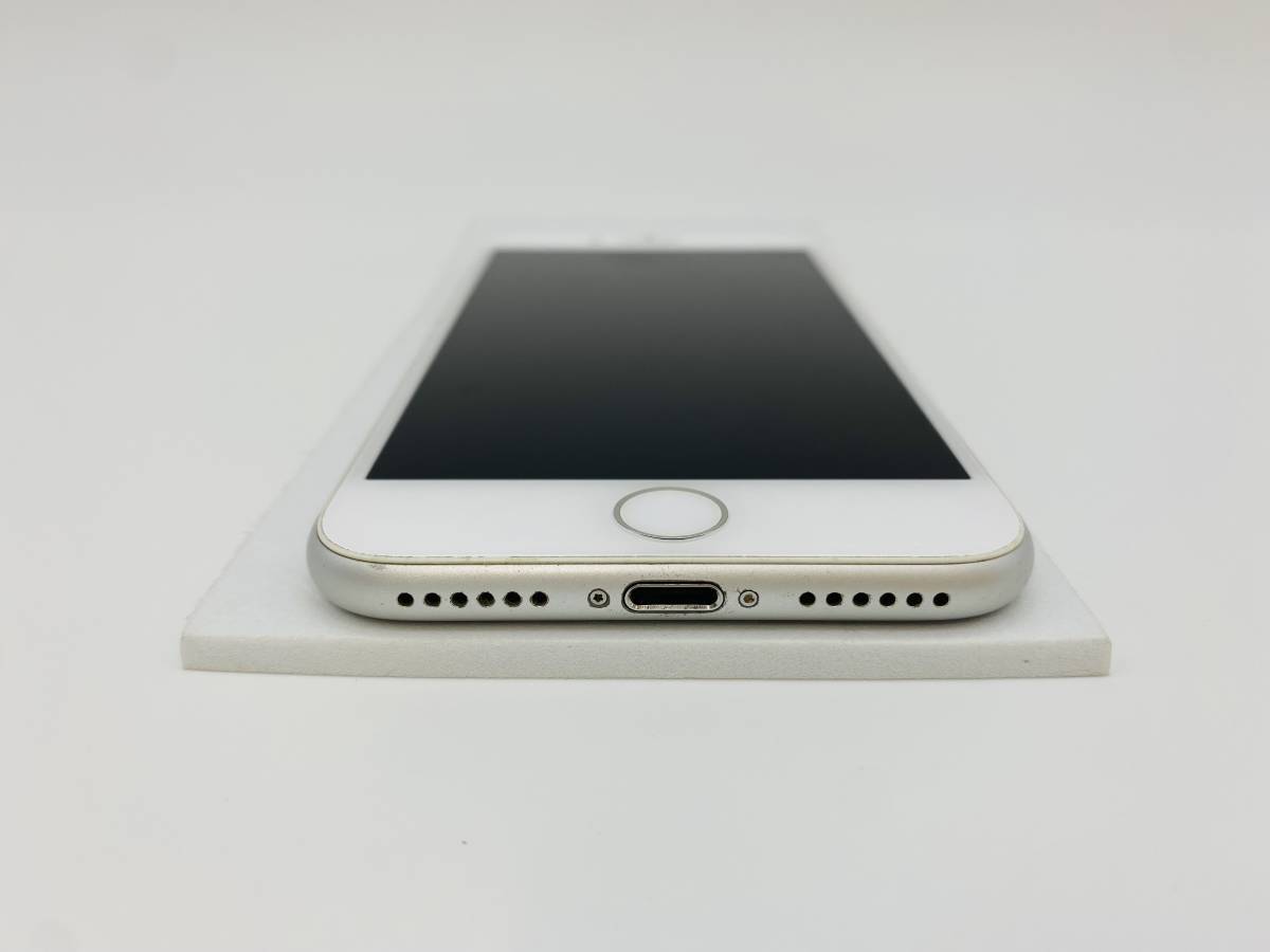 iPhone8 64GB シルバー/ストア版シムフリー/バッテリー93% おまけ多数