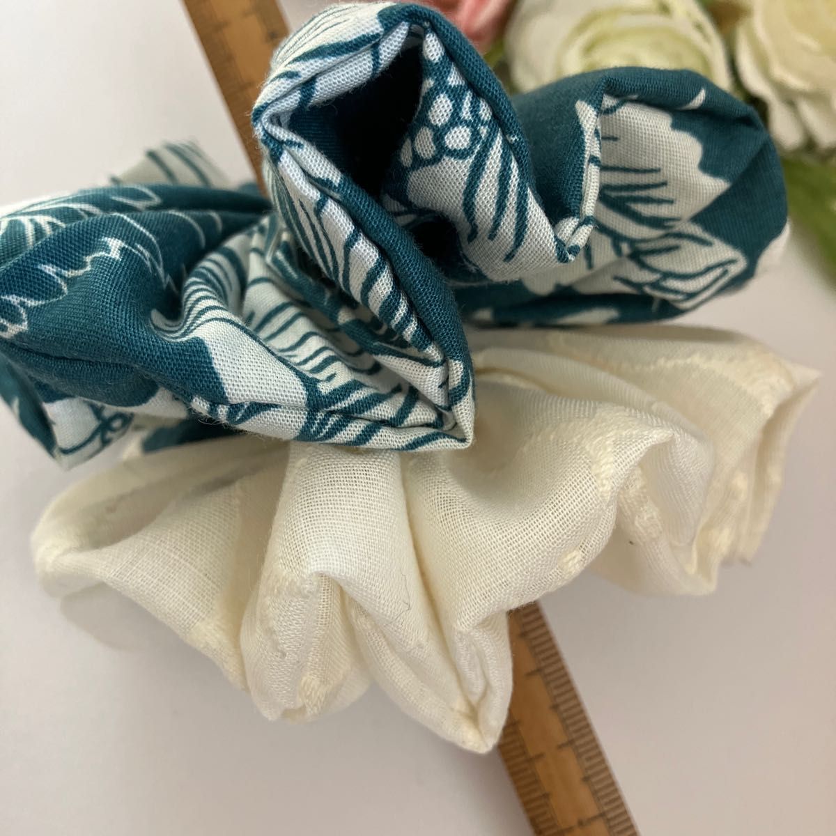 ハンドメイドシュシュ☆花柄グリーン - 通販 - guianegro.com.br