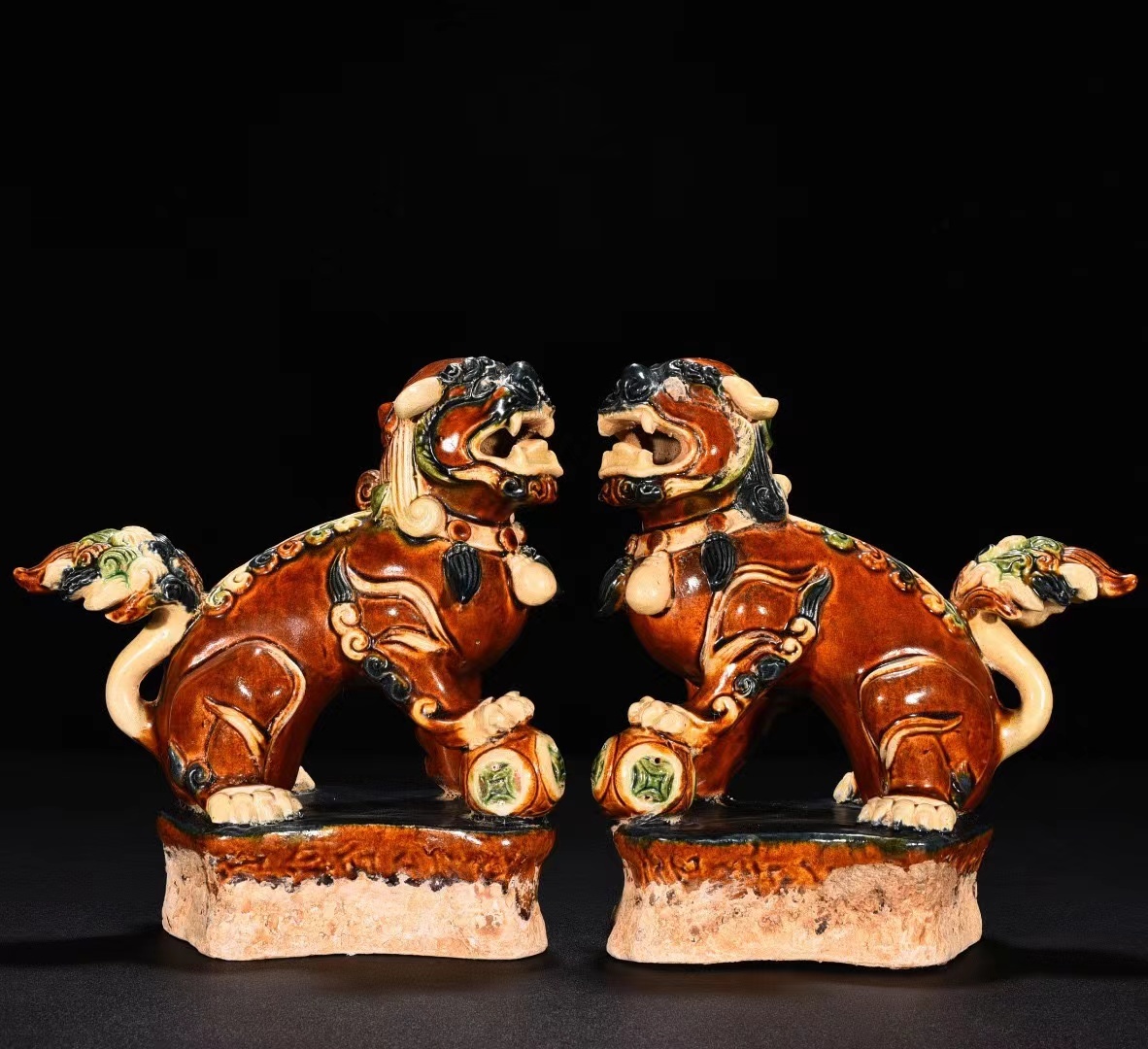 割引発見 多寶屋】BU419□古陶器!唐時代 唐三彩 獅子戯球一対 唐物□高さ 唐