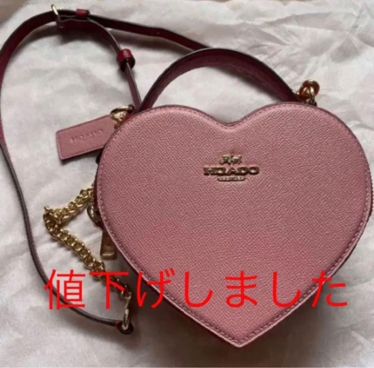 ☆【新品・未使用・美品】coachストラップ付属 2WAYハート型おすすめボディーバッグ ショルダーバッグ ハンドバッグ 2way