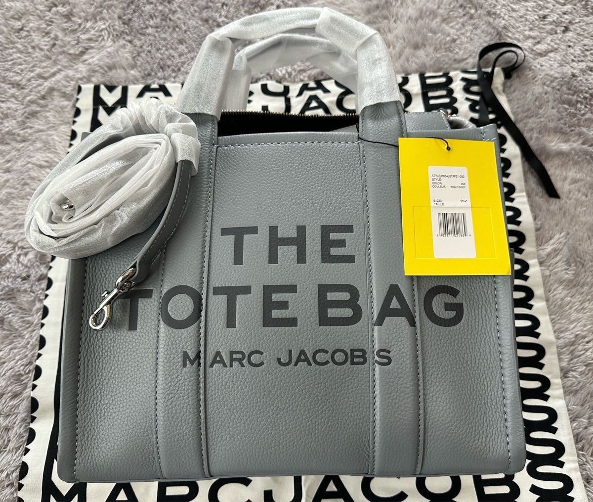 新品MARC JACOBSザ レザー トート バッグ ミディアムサイズ|PayPayフリマ