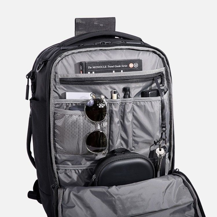 人気新品 バックパック Aer Day Pack Travel Aer Pack Black 2 Small