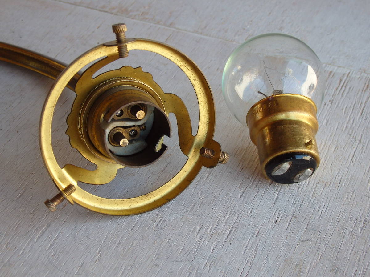 フランスアンティーク ブラケット 電球付き 1灯 ブロンズ　青銅 ランプ ライト 壁付け ウォール 蚤の市 ゴールド　_画像10