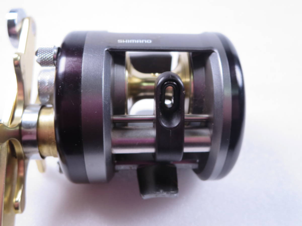 晉【使用回数5回】 シマノ アクシス 400F 右 ソルト対応 左 日本製 SHIMANO AXIS 検 カルカッタ ベイトリール カレイ カワハギ RF500 2903F_画像6