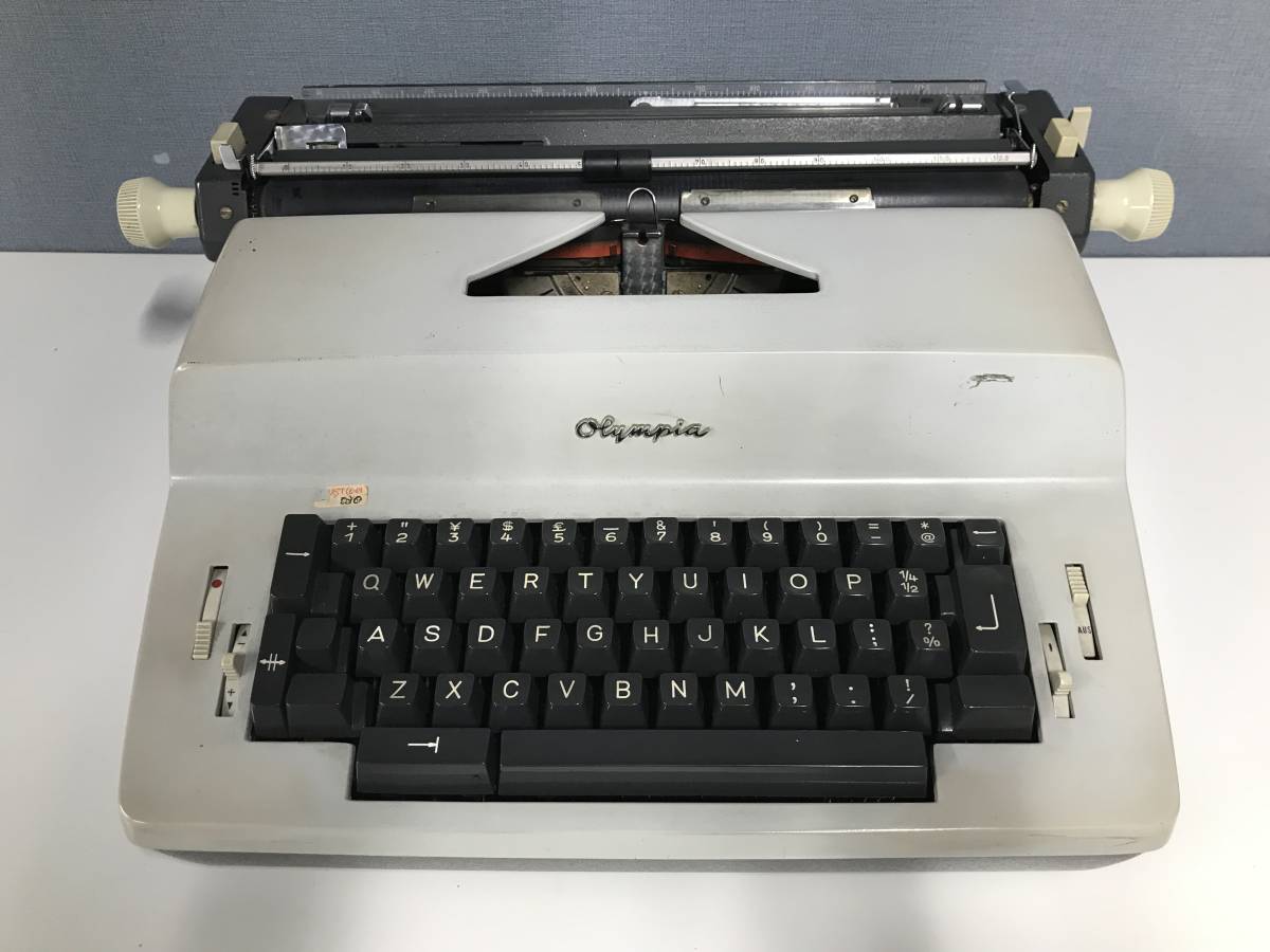 OLYMPIA 올림피아 타자기 SGE30WERKE AG 독일 Made in Germany 안티크